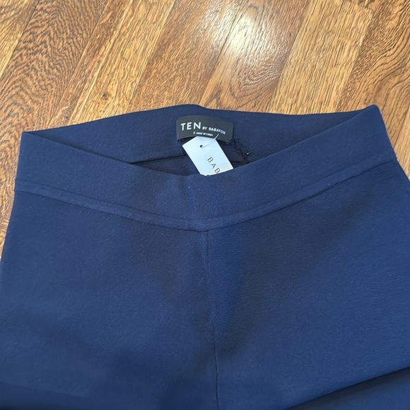 NWT Ten by Babaton Women’s Navy Flare Pants Size Small - Picture 3 of 7